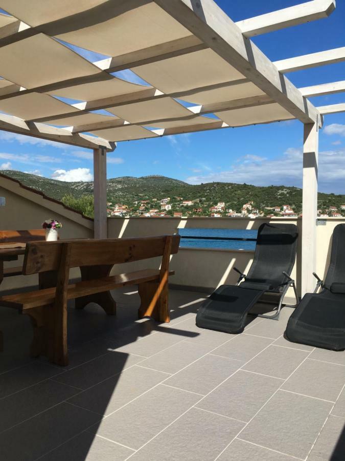 Apartment Pika Smokvina 2A Vinišće Eksteriør bilde